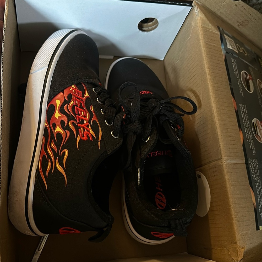 Healy’s youth size 3